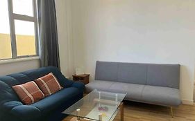 Sunny Apartment In Central Karori